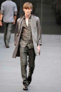 desfiles-burberry-milaoverao2009menrtw-131
