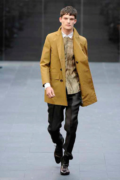 desfiles-burberry-milaoverao2009menrtw-136