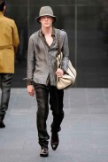 desfiles-burberry-milaoverao2009menrtw-138