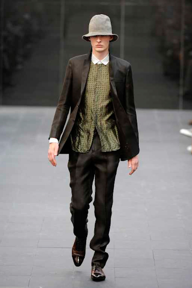 desfiles-burberry-milaoverao2009menrtw-141
