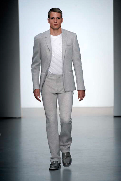 desfiles-ckmen-milaoverao2009menrtw-104