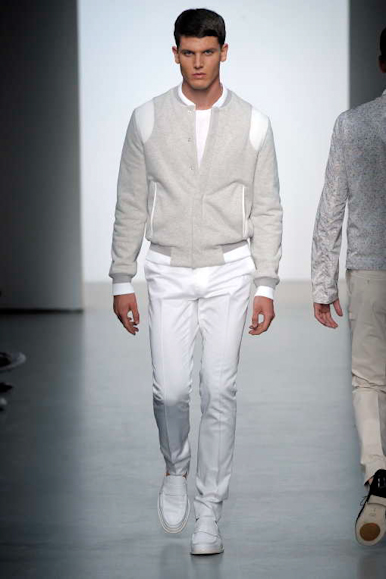 desfiles-ckmen-milaoverao2009menrtw-109