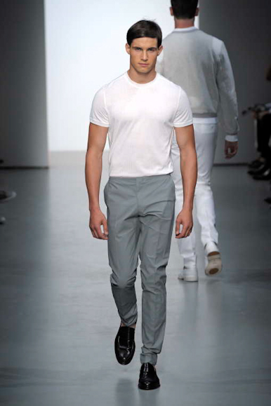 desfiles-ckmen-milaoverao2009menrtw-110