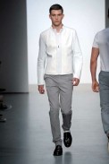 desfiles-ckmen-milaoverao2009menrtw-111