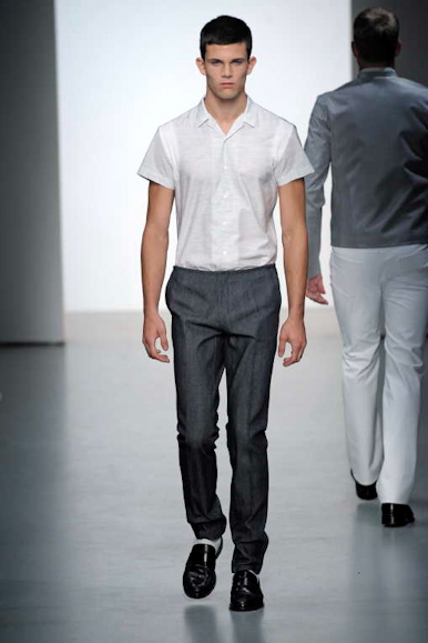 desfiles-ckmen-milaoverao2009menrtw-125