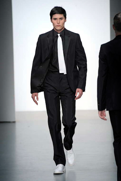 desfiles-ckmen-milaoverao2009menrtw-139