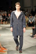 desfiles-prada-milaoverao2009menrtw-100