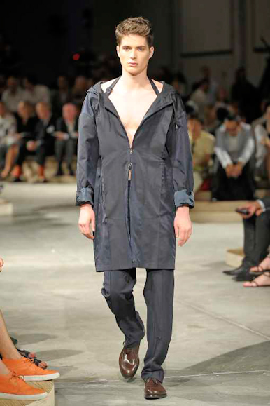 desfiles-prada-milaoverao2009menrtw-100