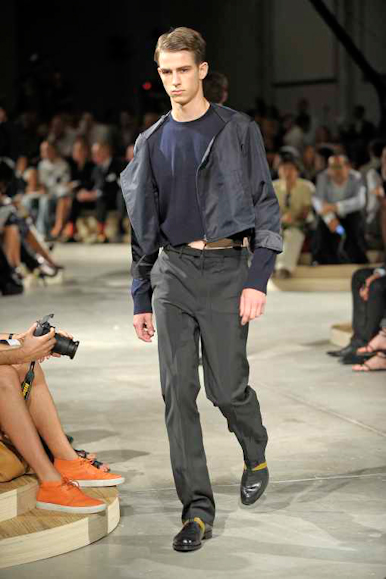 desfiles-prada-milaoverao2009menrtw-102