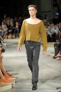 desfiles-prada-milaoverao2009menrtw-106