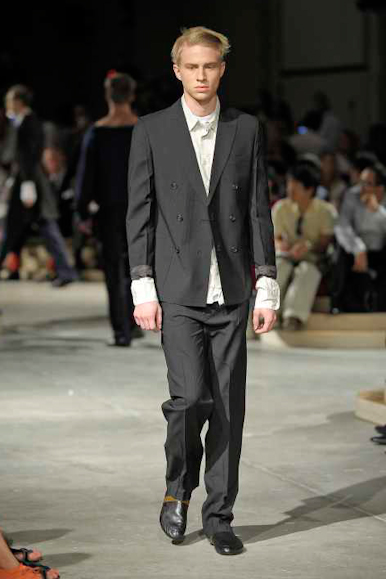 desfiles-prada-milaoverao2009menrtw-111