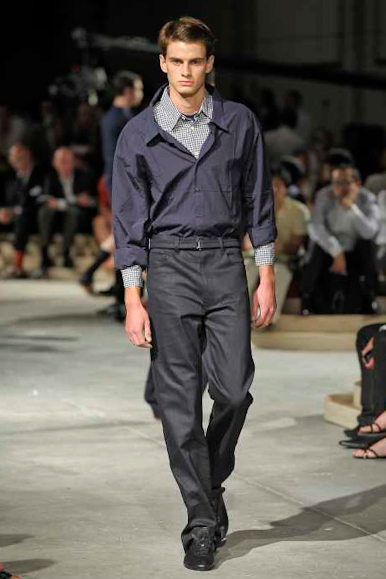 desfiles-prada-milaoverao2009menrtw-120