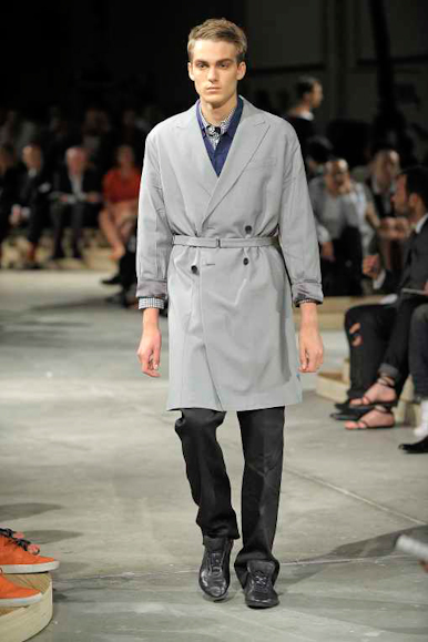 desfiles-prada-milaoverao2009menrtw-121