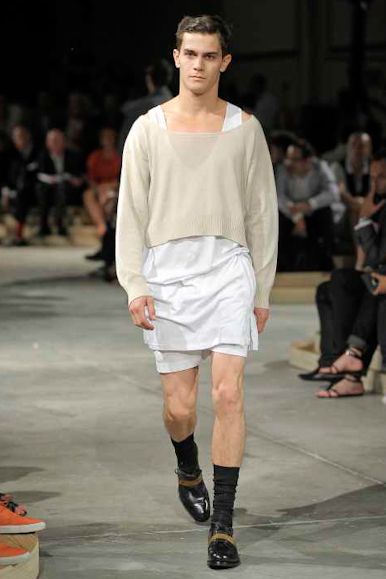 desfiles-prada-milaoverao2009menrtw-125