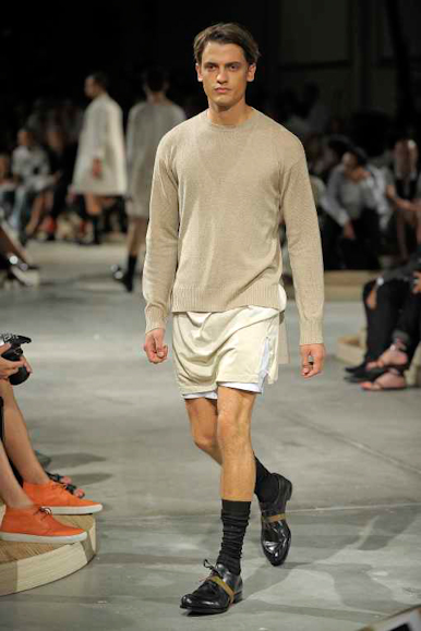 desfiles-prada-milaoverao2009menrtw-128