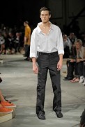 desfiles-prada-milaoverao2009menrtw-129