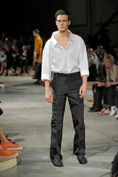 desfiles-prada-milaoverao2009menrtw-129