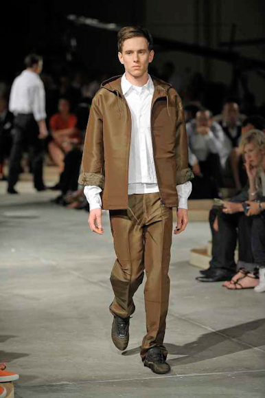 desfiles-prada-milaoverao2009menrtw-130