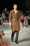 desfiles-prada-milaoverao2009menrtw-131