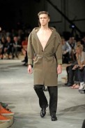 desfiles-prada-milaoverao2009menrtw-134