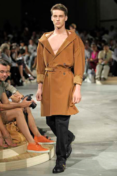 desfiles-prada-milaoverao2009menrtw-137