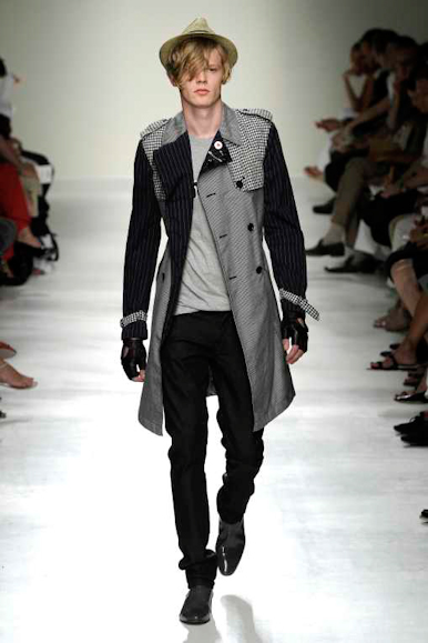 desfiles-moschino-milaoverao2009menrtw-100