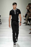 desfiles-moschino-milaoverao2009menrtw-102