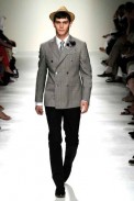 desfiles-moschino-milaoverao2009menrtw-104
