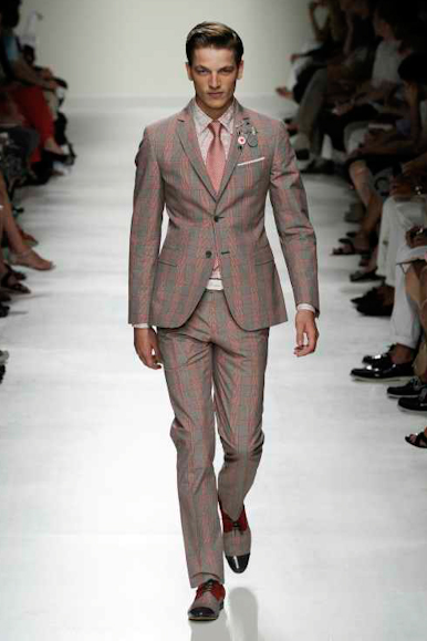 desfiles-moschino-milaoverao2009menrtw-109
