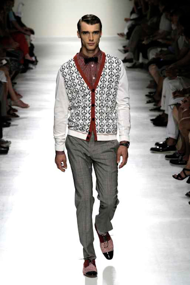 desfiles-moschino-milaoverao2009menrtw-110