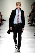 desfiles-moschino-milaoverao2009menrtw-116