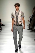 desfiles-moschino-milaoverao2009menrtw-120