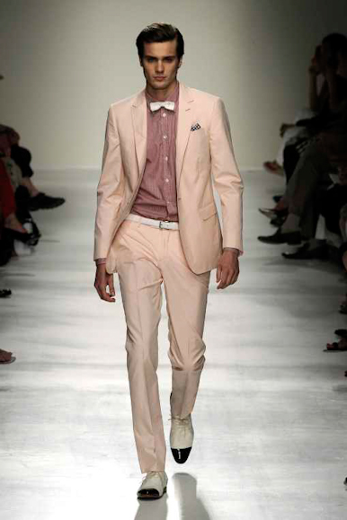 desfiles-moschino-milaoverao2009menrtw-123