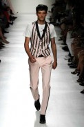 desfiles-moschino-milaoverao2009menrtw-125