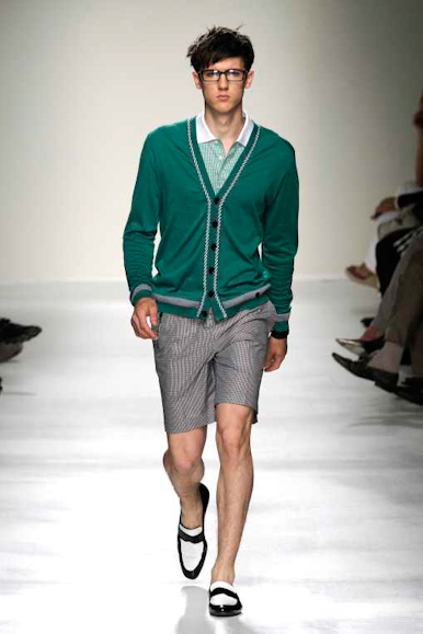 desfiles-moschino-milaoverao2009menrtw-128