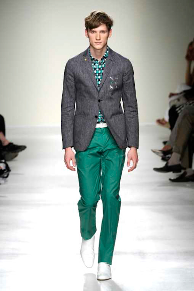 desfiles-moschino-milaoverao2009menrtw-129