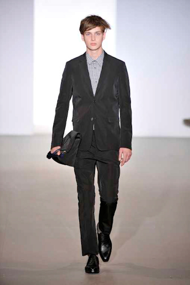 desfiles-marni-milaoverao2009menrtw-104
