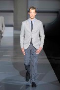 desfiles-emporioarmani-milaoverao2009menrtw-101
