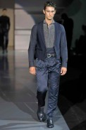 desfiles-emporioarmani-milaoverao2009menrtw-122