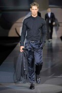 desfiles-emporioarmani-milaoverao2009menrtw-123