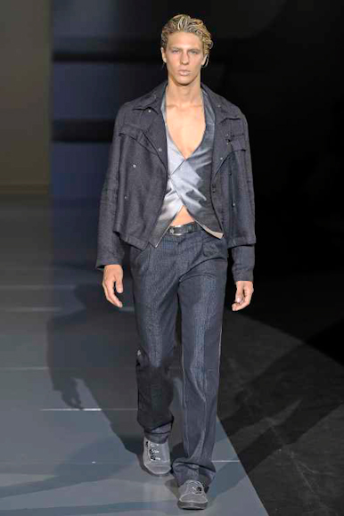 desfiles-emporioarmani-milaoverao2009menrtw-141