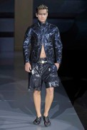 desfiles-emporioarmani-milaoverao2009menrtw-164