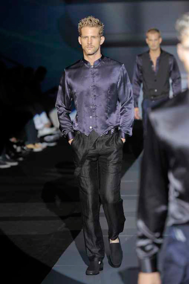 desfiles-emporioarmani-milaoverao2009menrtw-172