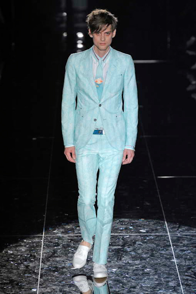 desfiles-gucci-milaoverao2009menrtw-100