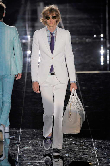 desfiles-gucci-milaoverao2009menrtw-101