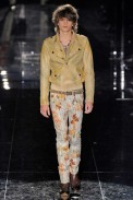 desfiles-gucci-milaoverao2009menrtw-117