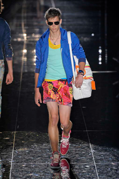 desfiles-gucci-milaoverao2009menrtw-125