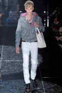 desfiles-gucci-milaoverao2009menrtw-129
