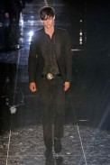 desfiles-gucci-milaoverao2009menrtw-137
