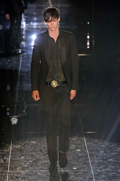 desfiles-gucci-milaoverao2009menrtw-137